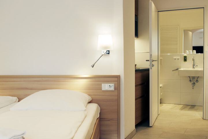 Room 49 of 84