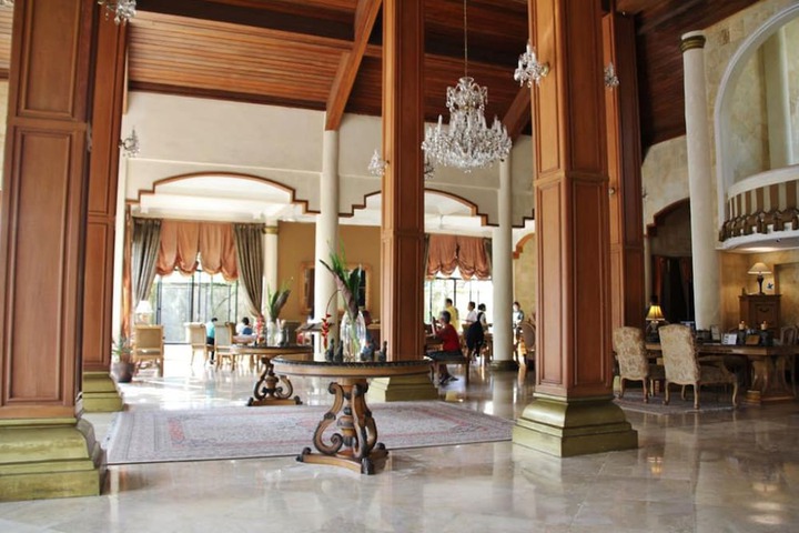 Guest Lobby