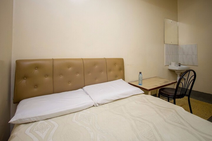 Room 9 of 21