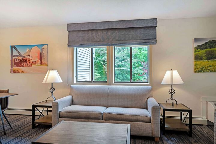 Suite 1 King Bed Second Floor Sofa Bed Kitchen Separate Living Area WiFi Full Breakfast (3 of 34)