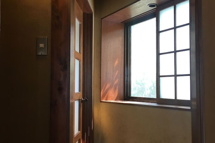 Room 2 of 9