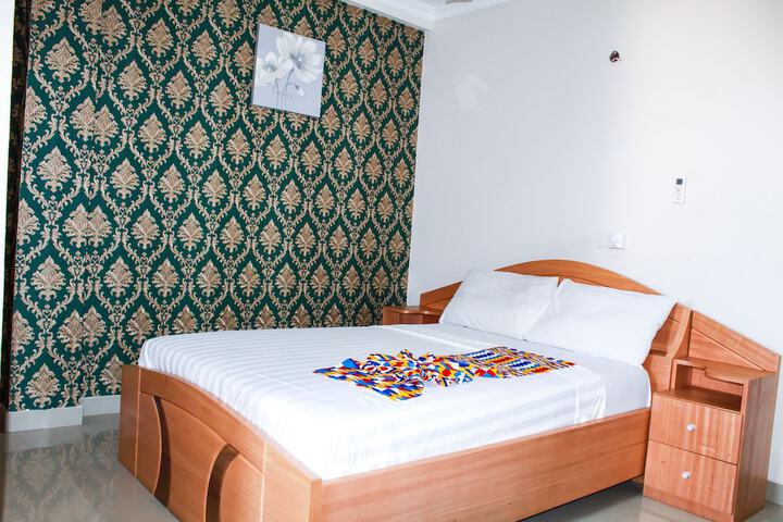 Room 33 of 138