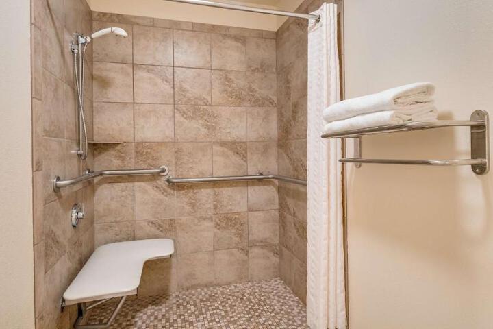 1 King Bed Sofa Bed Microwave and Refrigerator WiFi Full Breakfast (4 of 11)