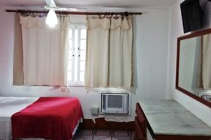 Room 14 of 25