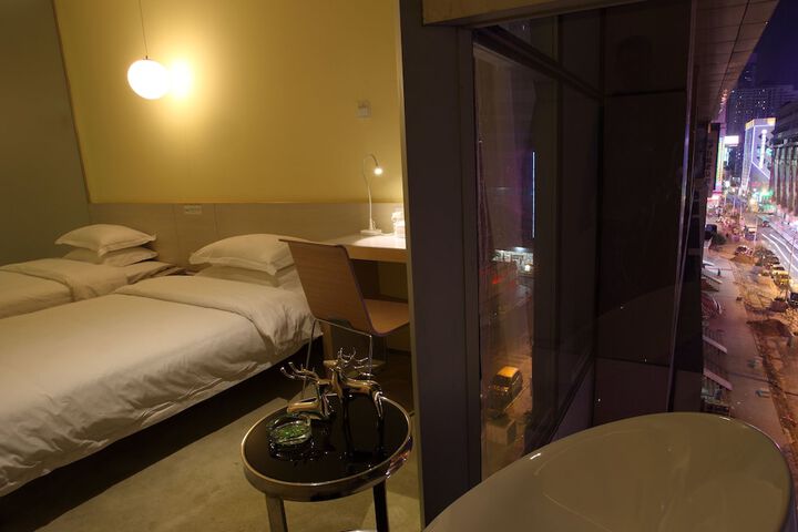 Room 6 of 56