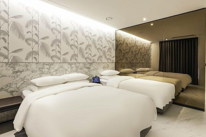 Room 16 of 41