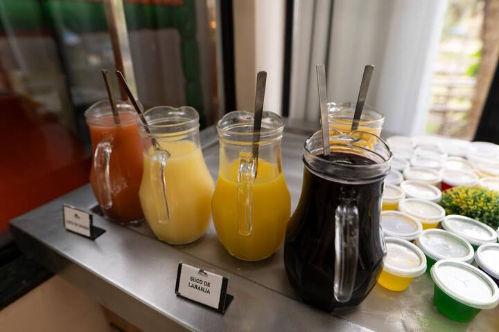 Breakfast/Coffee Service 103 of 112