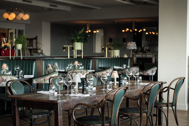 Dining 70 of 102