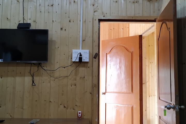 Room 10 of 27