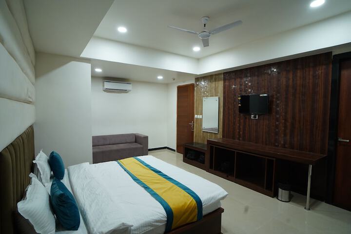 Room 3 of 15