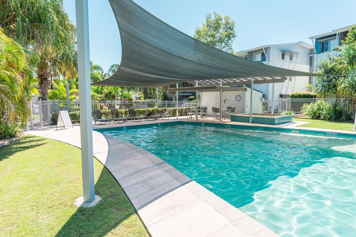 Hotel Pool