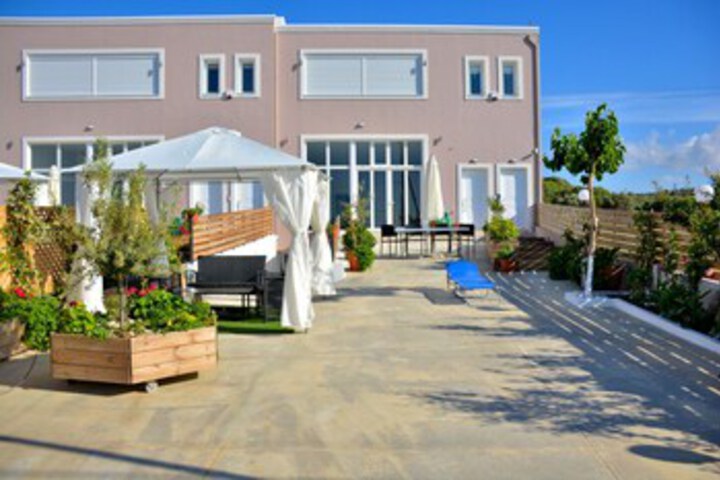 Sundeck 57 of 64