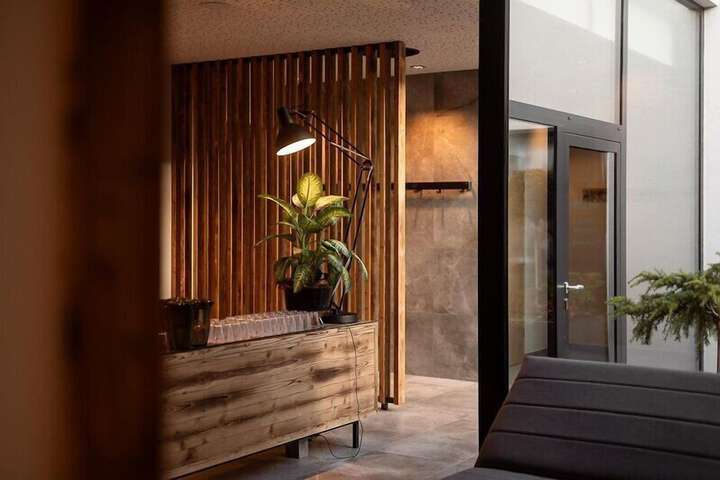 Guest Lobby