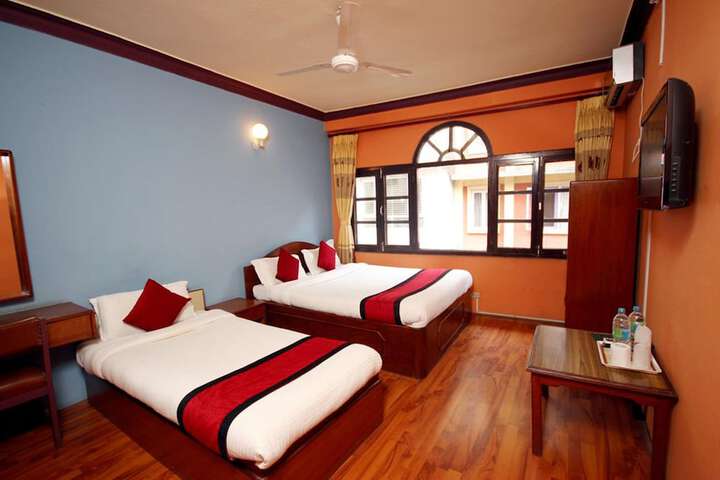 Room 4 of 38