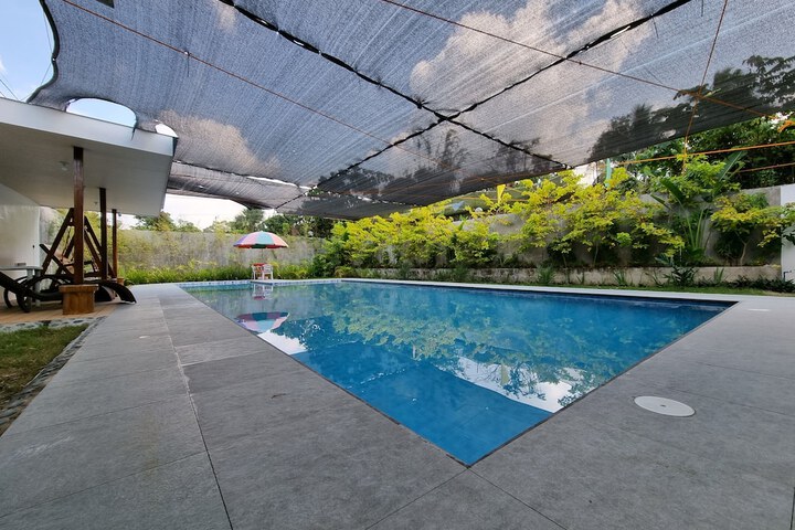 Pool 16 of 33
