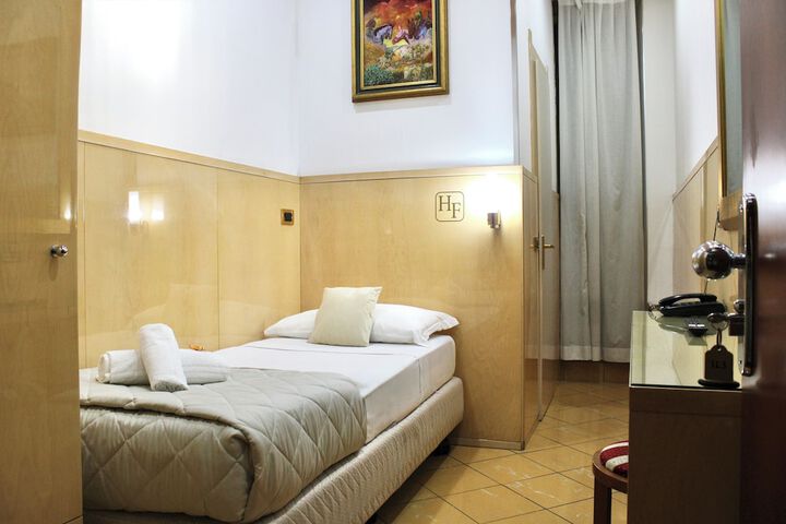 Room 20 of 63