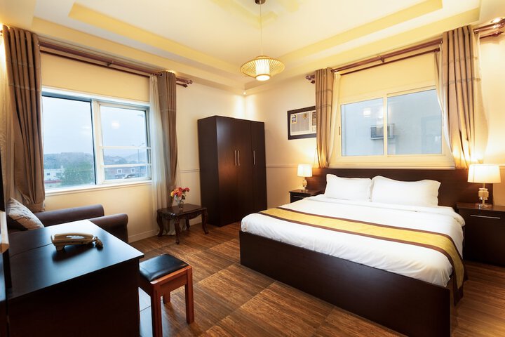 Room 5 of 19