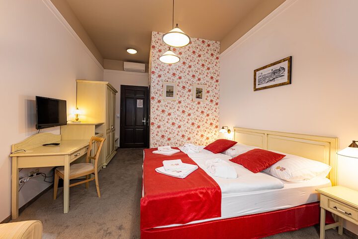 Room 25 of 74