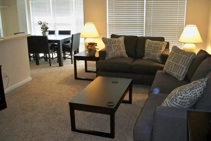 Room 2 of 10