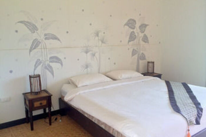 Room 9 of 28