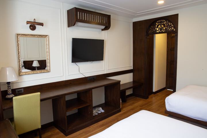 Room 7 of 44