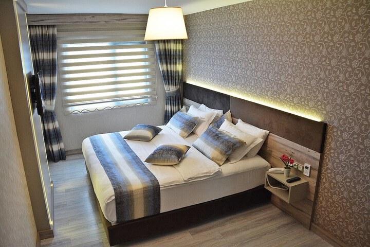 Room 16 of 40