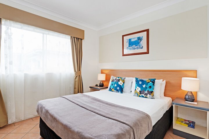 Room 16 of 105