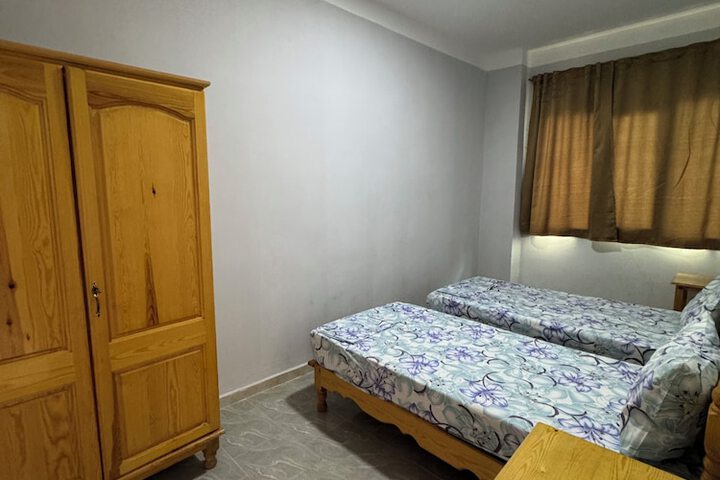 Room 12 of 32