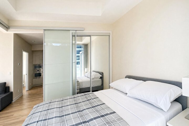 Room 27 of 148