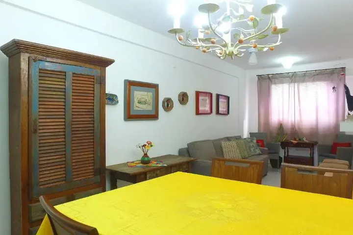Room 2 of 20