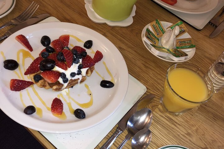 Breakfast/Coffee Service 86 of 98