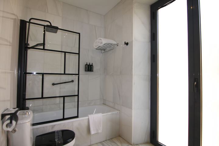 Room 52 of 82