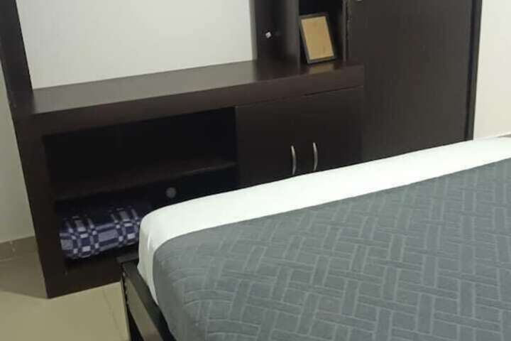 Room 27 of 91