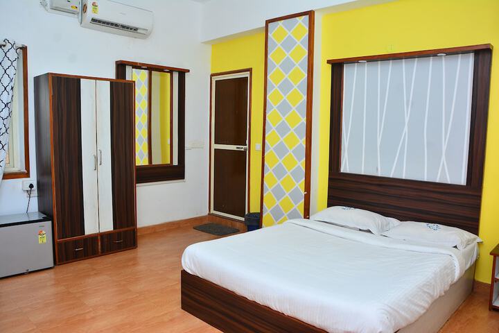 Room 14 of 37