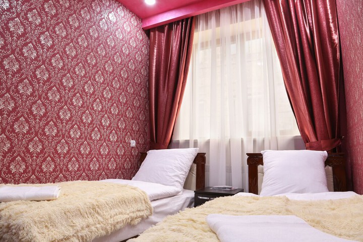 Room 4 of 30