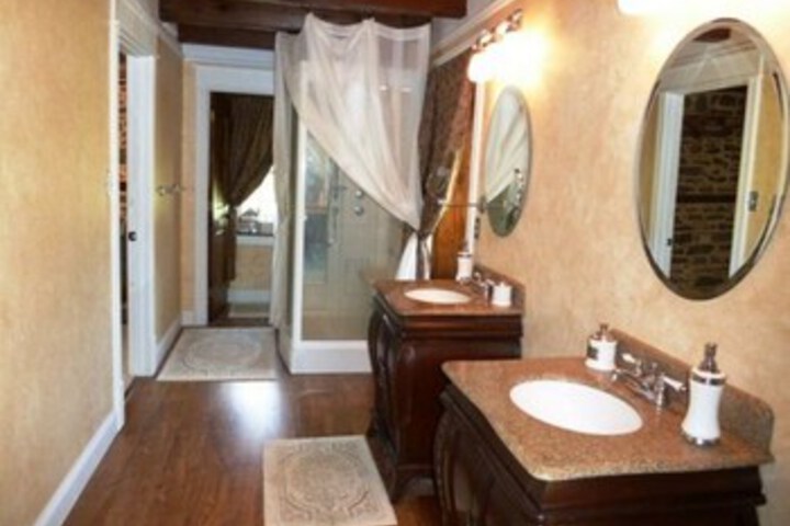 Ballroom/Hall 8 of 29