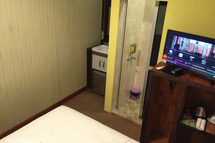 Room 3 of 47