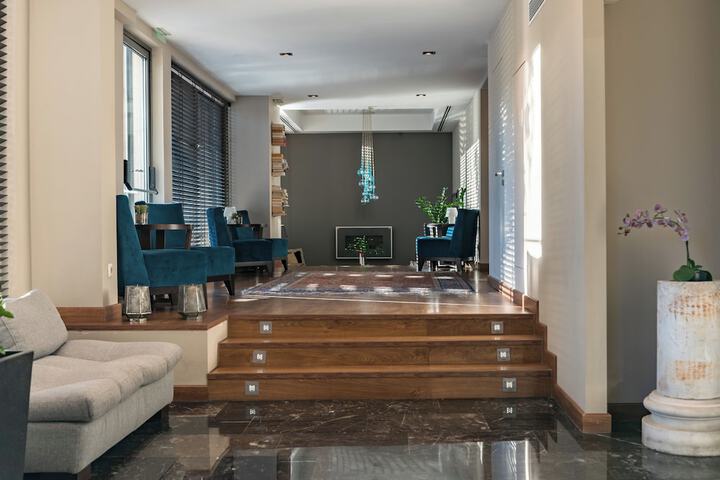 Guest Lobby
