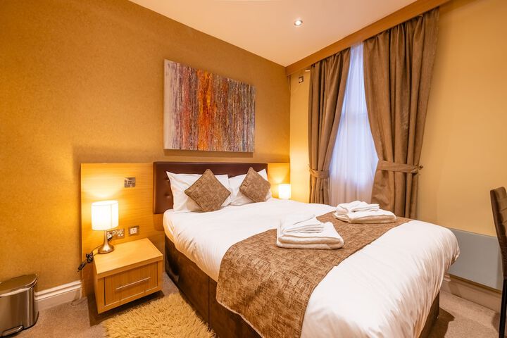 Room 10 of 49