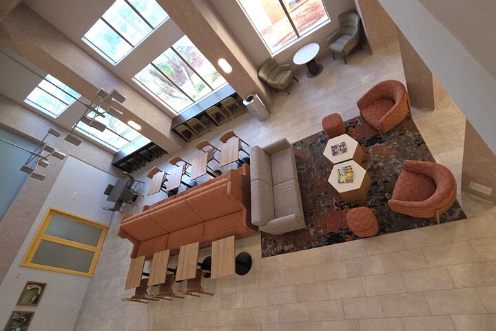 Guest Lobby