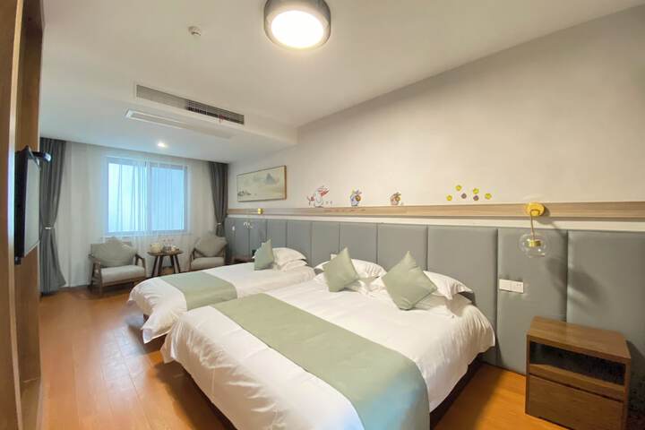 Room 16 of 118