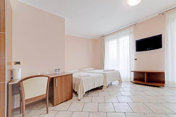 Room 18 of 29