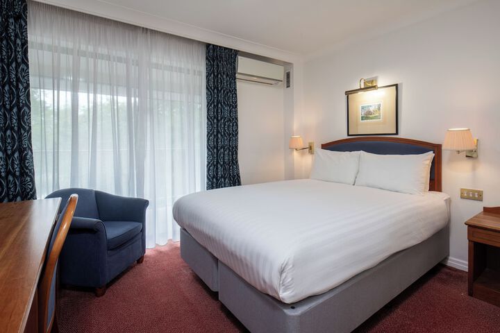 Room 44 of 152