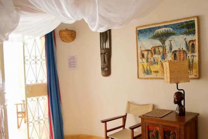 Room 6 of 25
