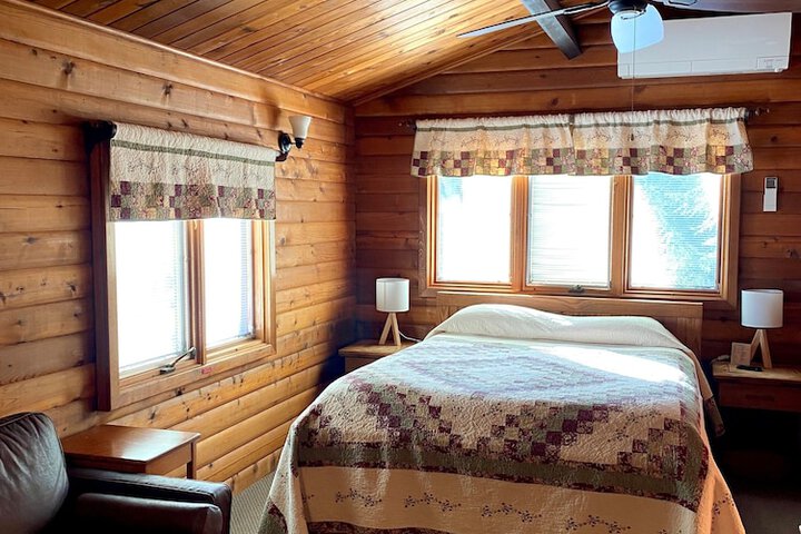 Room 3 of 25
