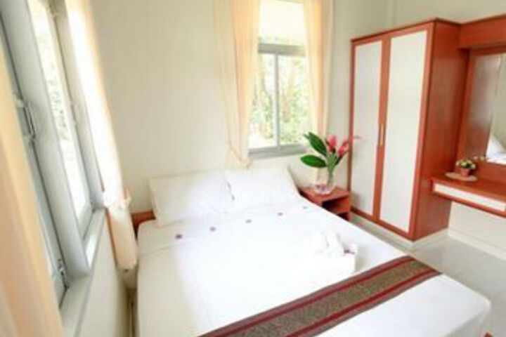 Room 4 of 11