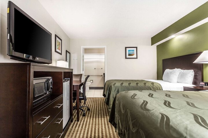 Double Accessible King Size Bed (6 of 11)