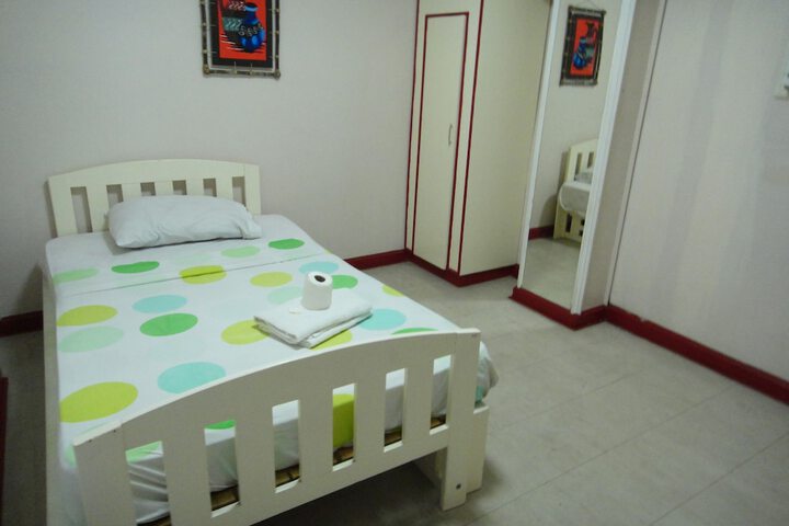 Room 19 of 38