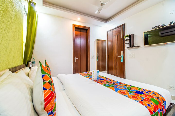 Room 13 of 25