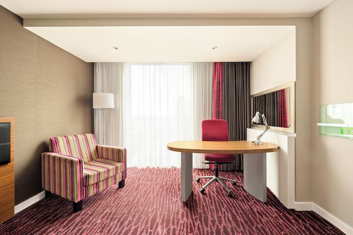 Room 14 of 137